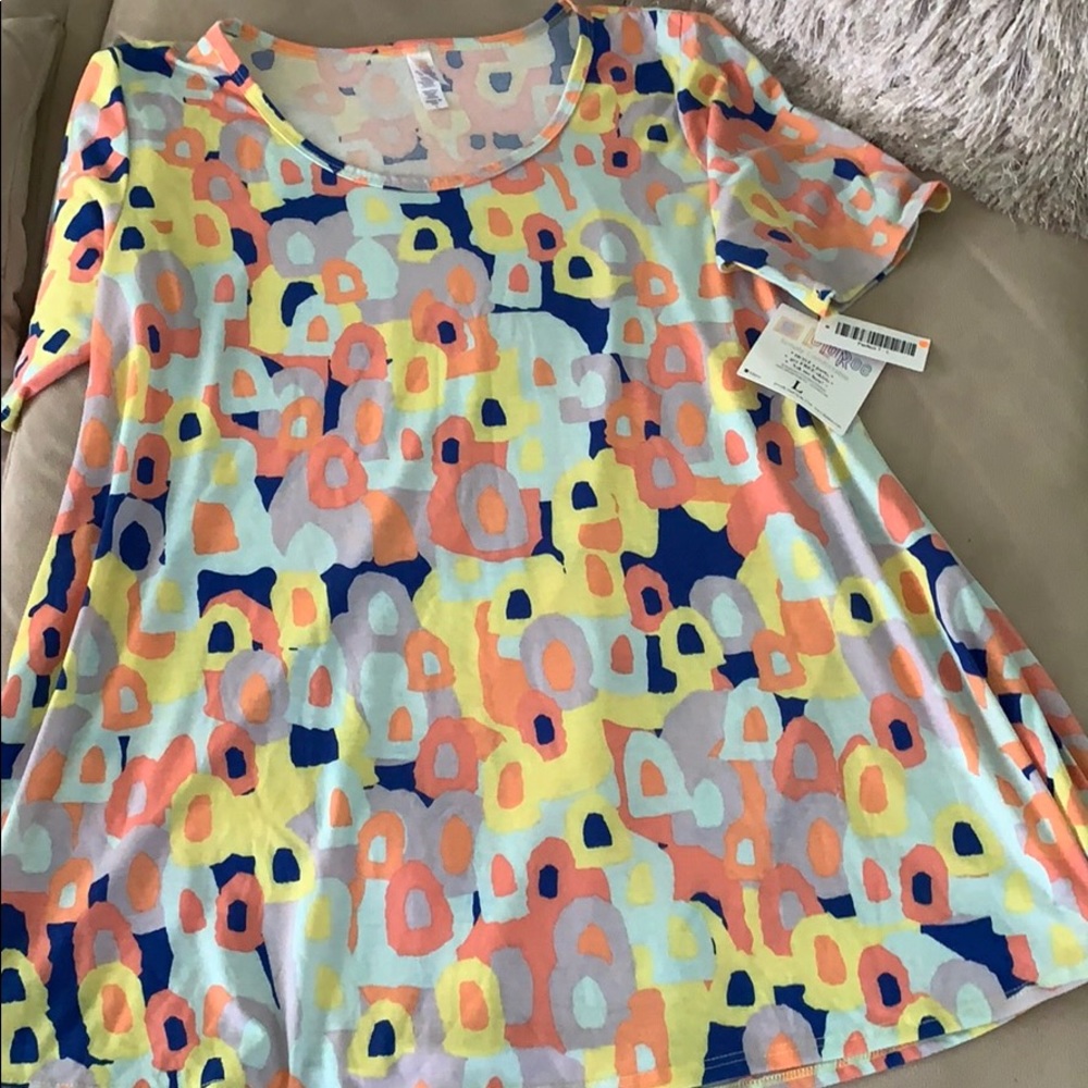 LuLaRoe perfect tee.nwt